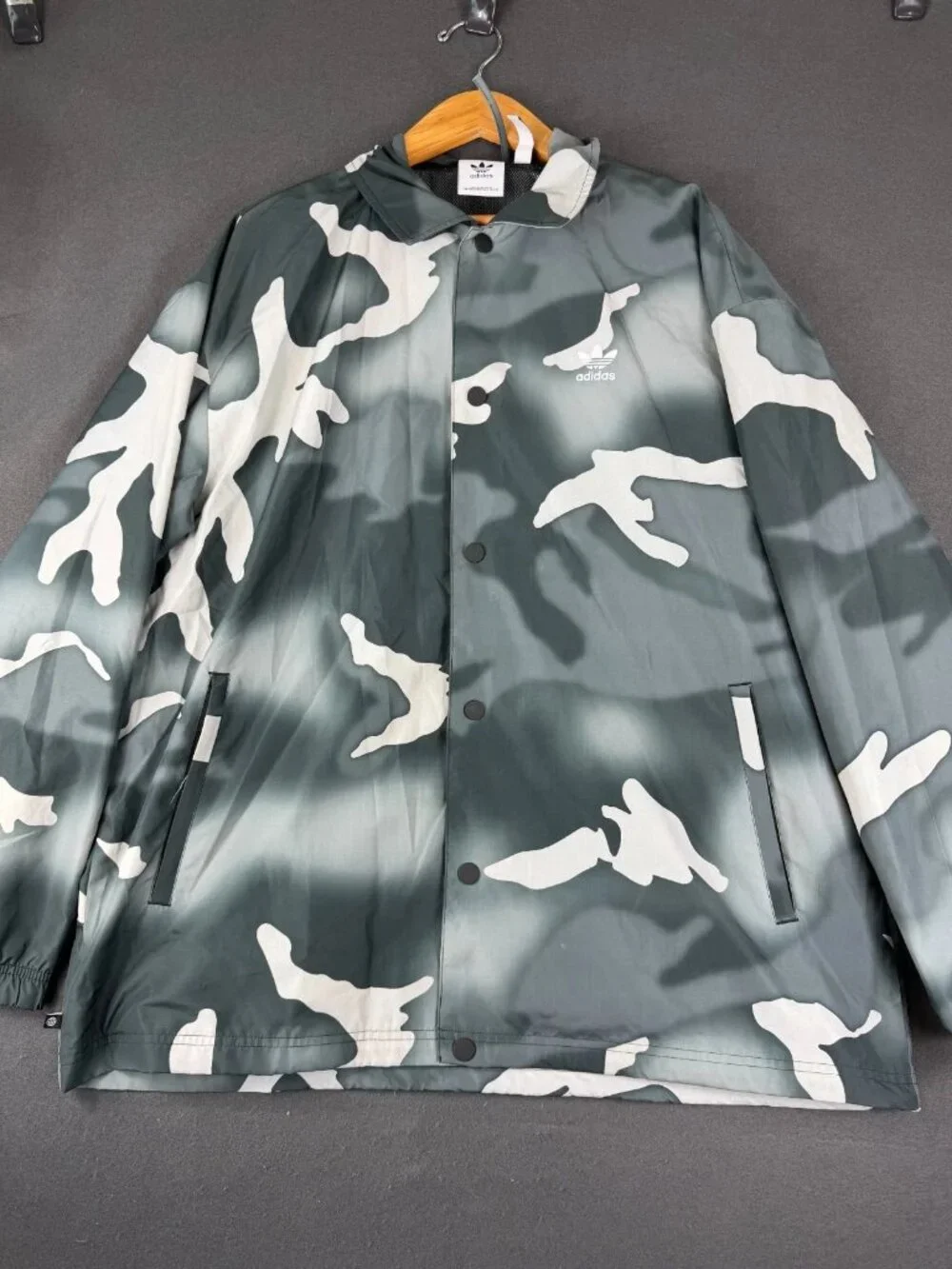 Adidas Mens Gray White Camouflage Originals Graphics Button Up Coach Jacket L
